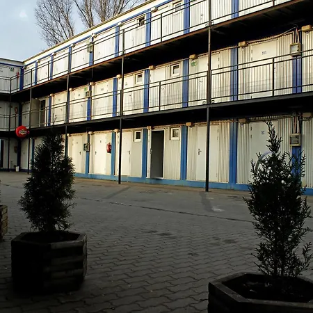 Hostel Hostel Metro *