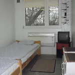 호스텔 메트로 *